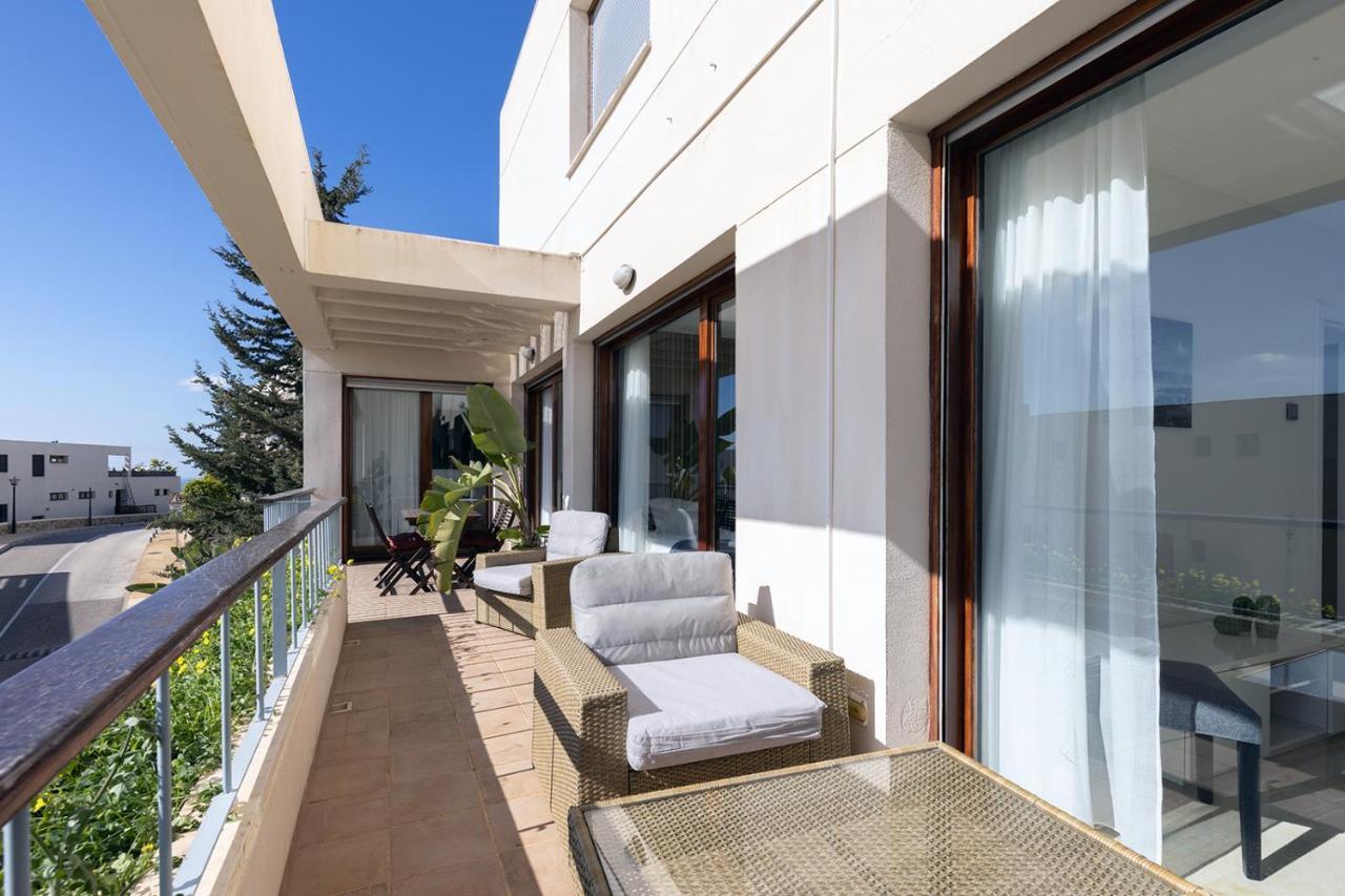 Modern, Elite Hillside W/sea & Mountain Views Apartment Marbella