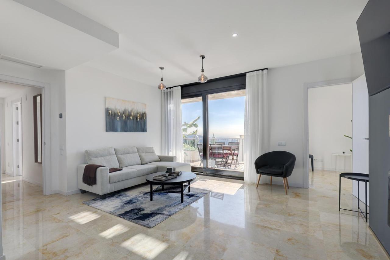 Apartment Modern, Elite Hillside W/sea & Mountain Views *
