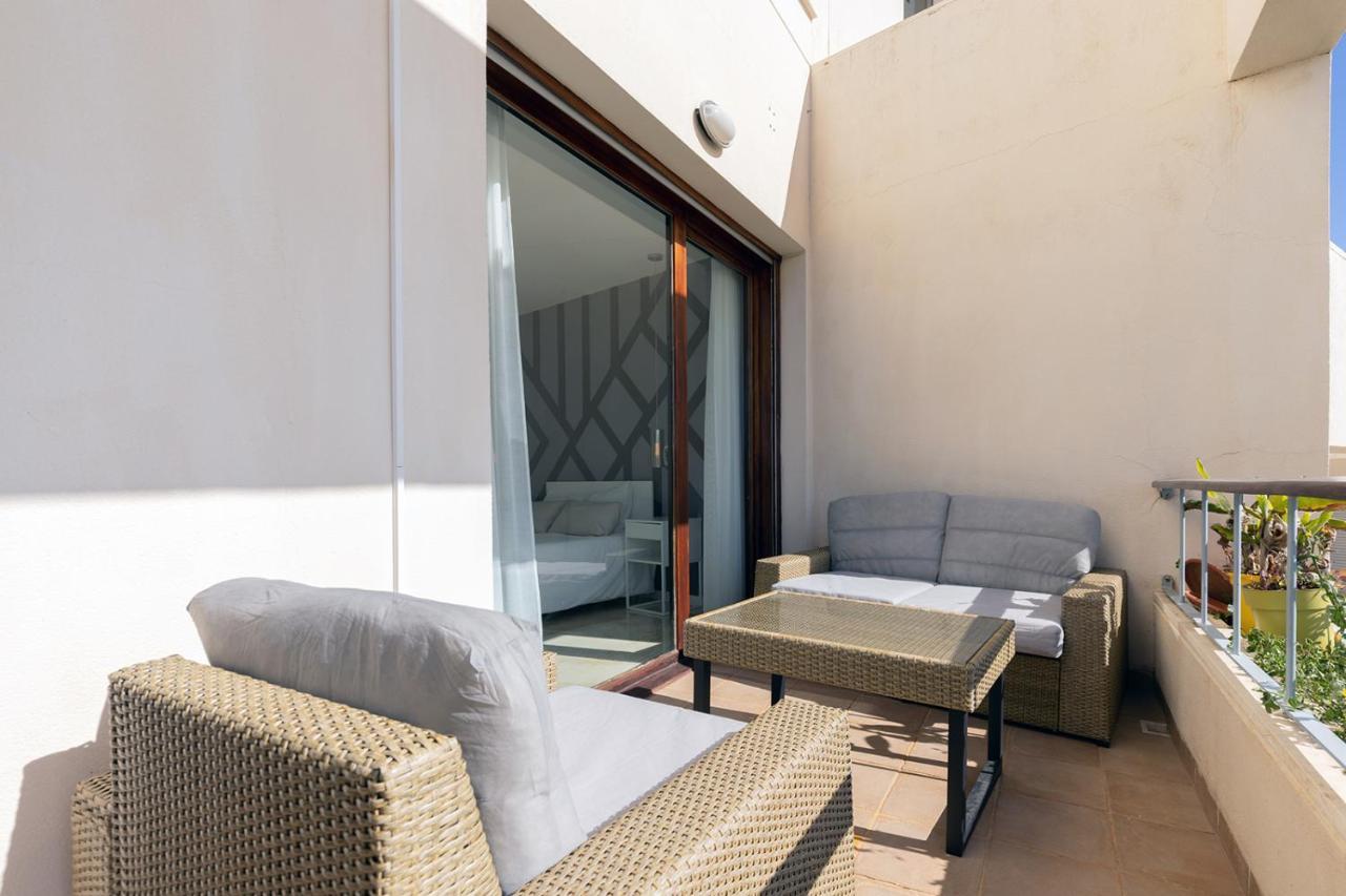 Apartment Modern, Elite Hillside W/sea & Mountain Views