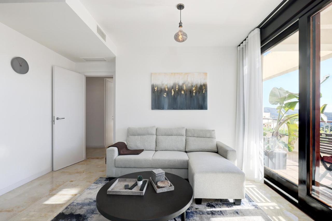 Apartment Modern, Elite Hillside W/sea & Mountain Views
