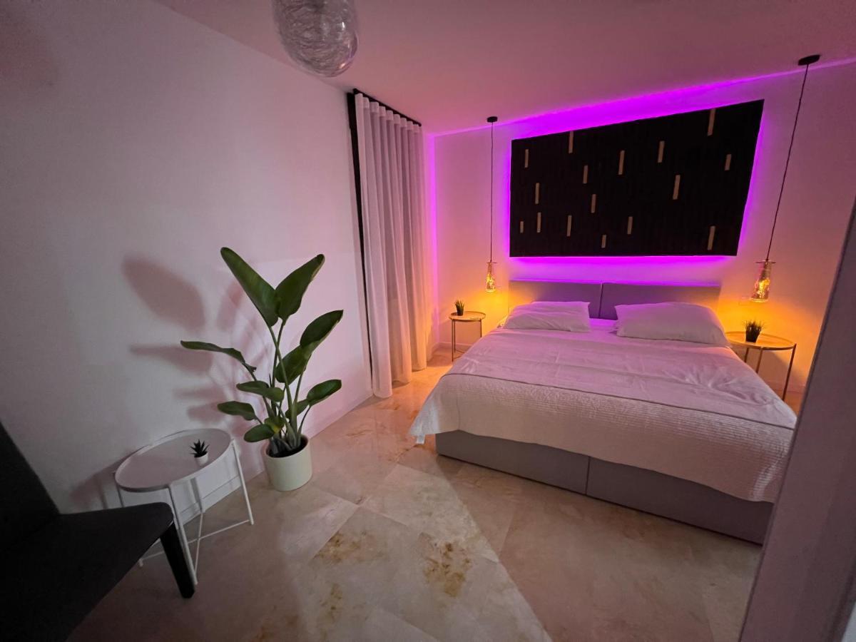 Apartemen Modern, Elite Hillside W/sea & Mountain Views *