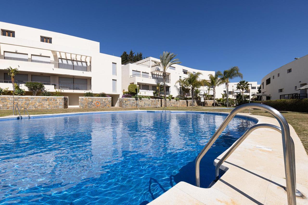 Modern, Elite Hillside W/sea & Mountain Views Apartment