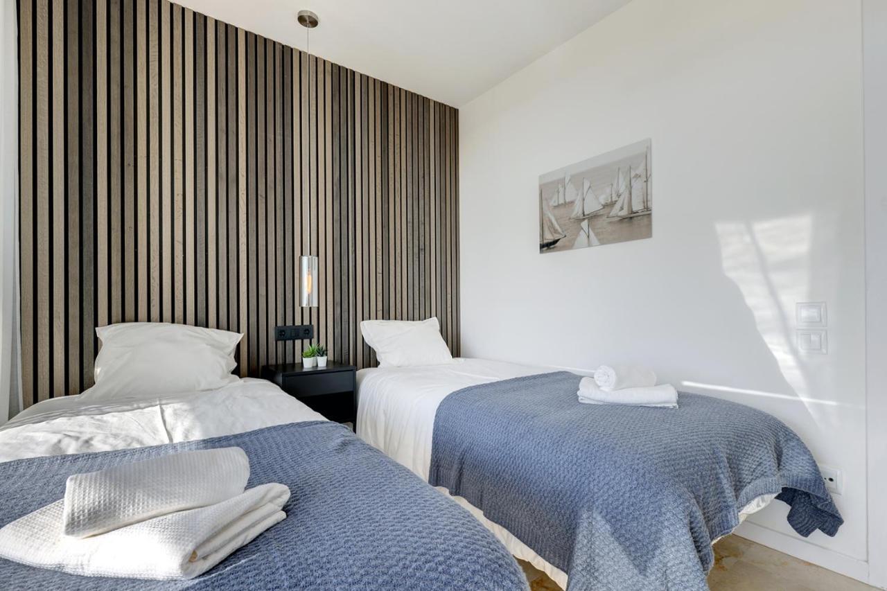 Apartment Modern, Elite Hillside W/sea & Mountain Views