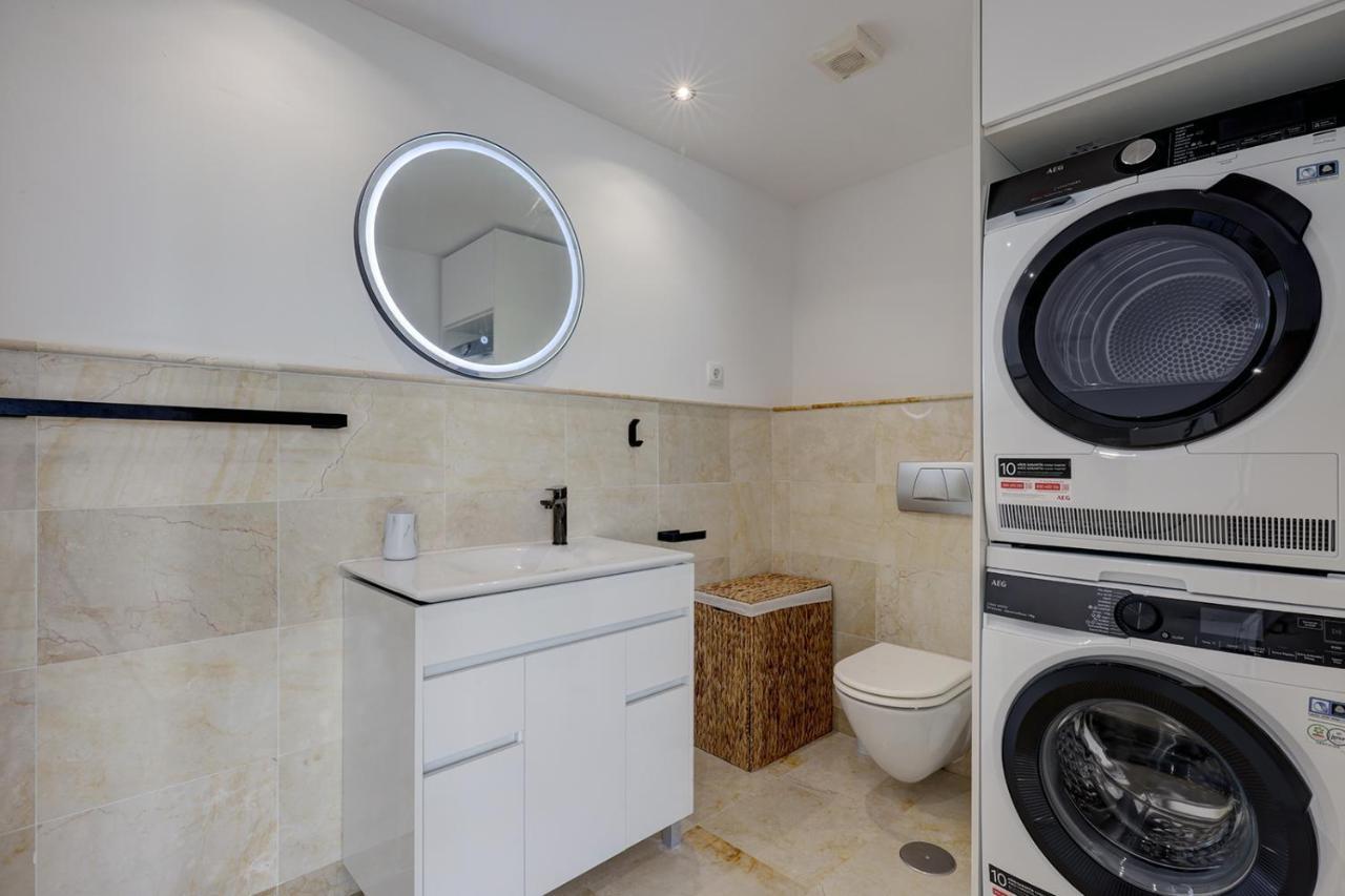 Apartment Modern, Elite Hillside W/sea & Mountain Views Marbella