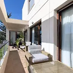 Modern, Elite Hillside Home W/Sea & Mountain Views