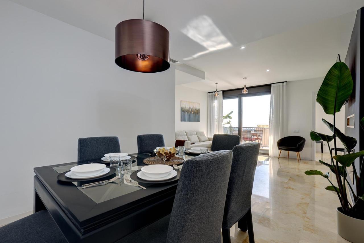 Modern, Elite Hillside W/sea & Mountain Views Apartment